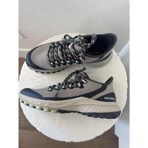 Merrell Women’s Taupe and Black Trail Runners Outdoors Performance Casual Size 7